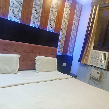 Hotel Park Avenue Lucknow Exteriör bild