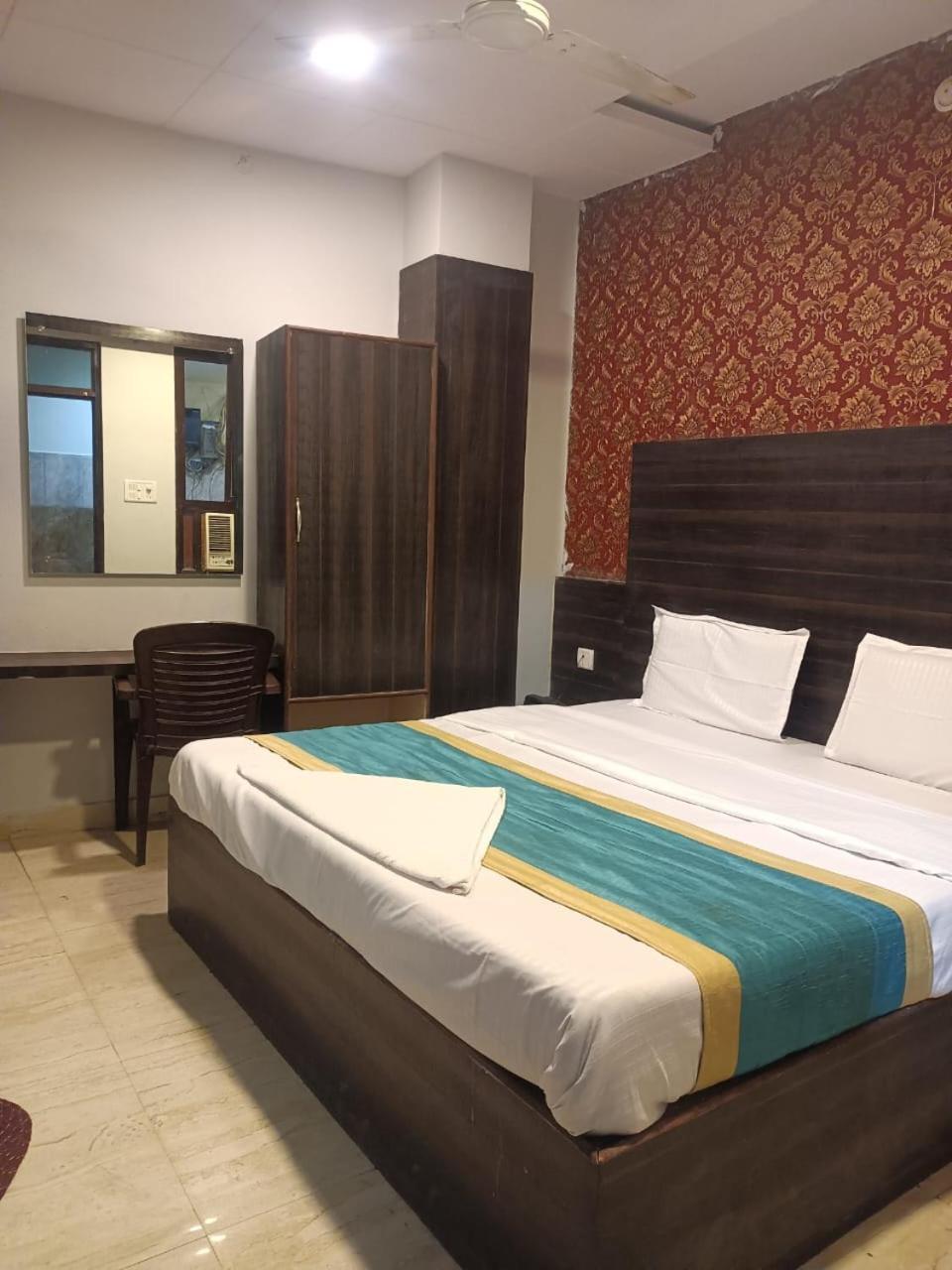 Hotel Park Avenue Lucknow Exteriör bild