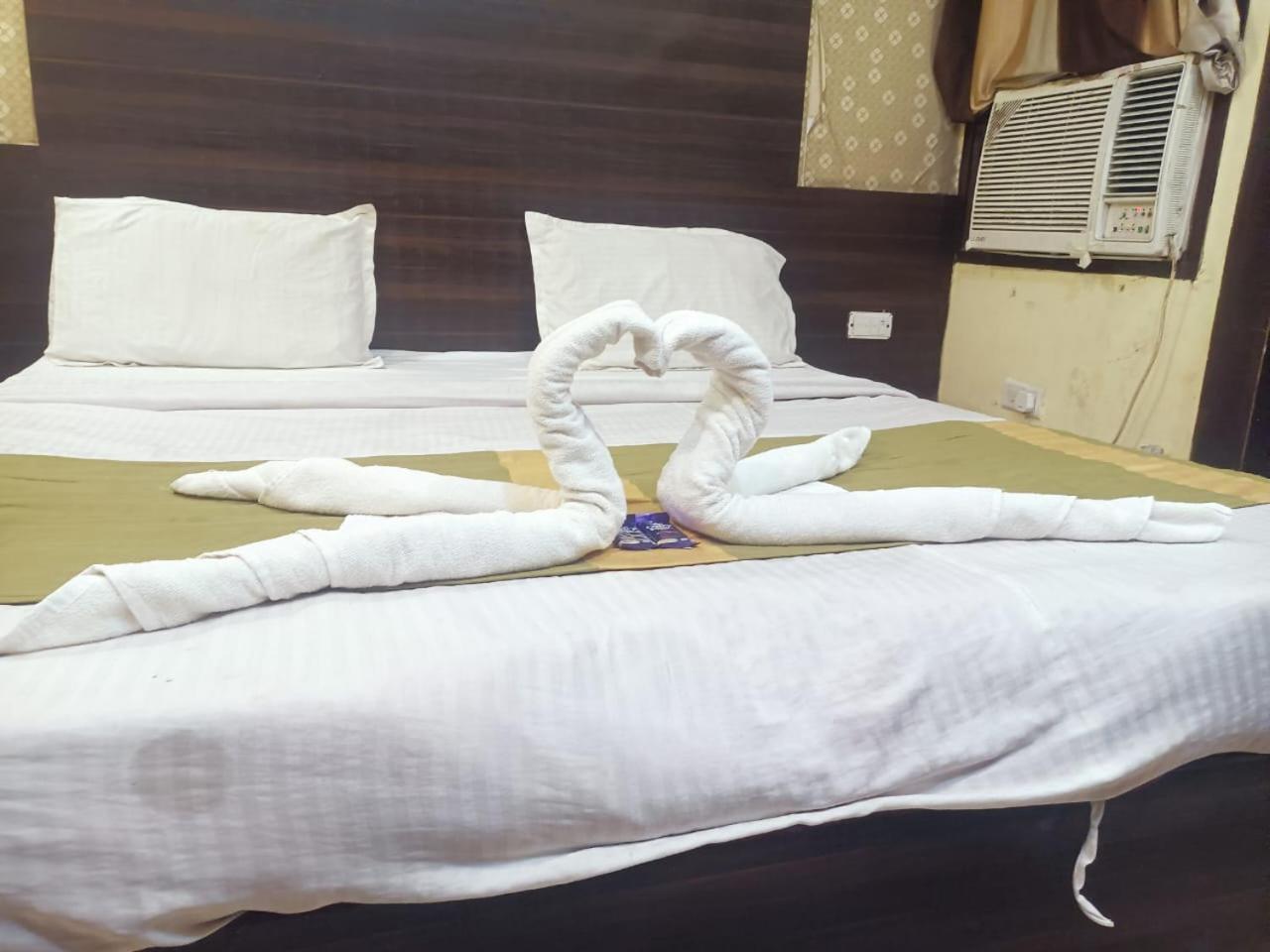 Hotel Park Avenue Lucknow Exteriör bild
