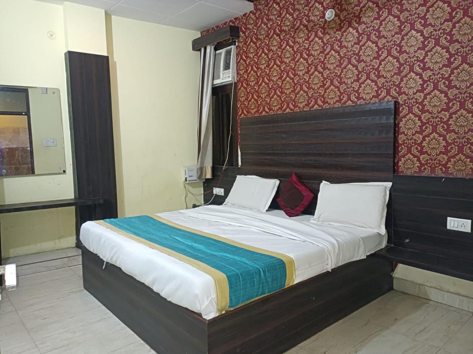 Hotel Park Avenue Lucknow Exteriör bild