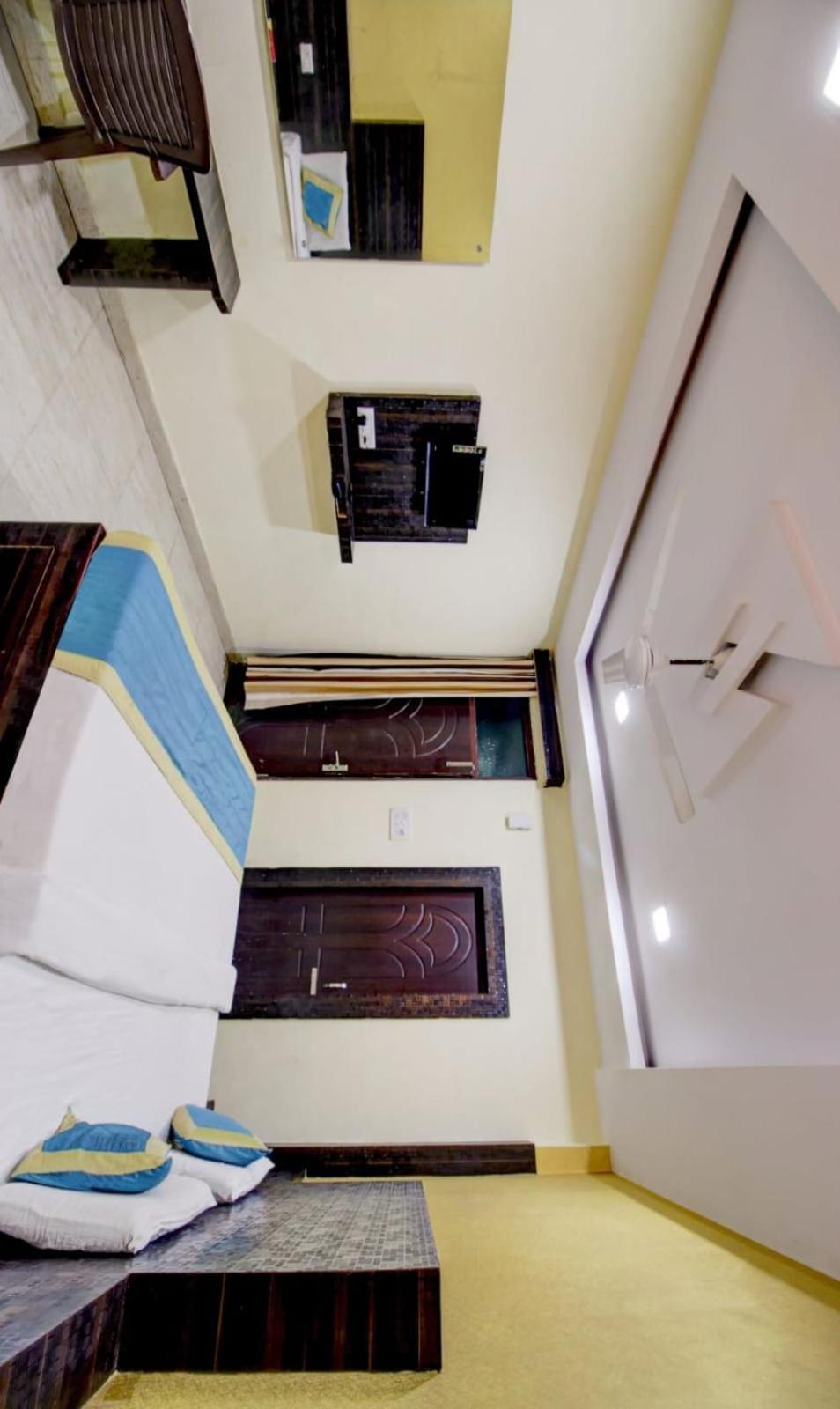 Hotel Park Avenue Lucknow Exteriör bild